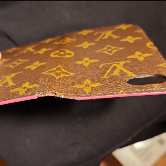 Auth. Louis Vuitton Monogram iPhone 6 or 7 or 8 phone case - Picture 6 of 13